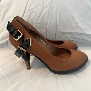 Brown high heels, size 7, no brand